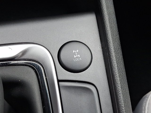 Certified Used 2023 White Hyundai SEL image 25