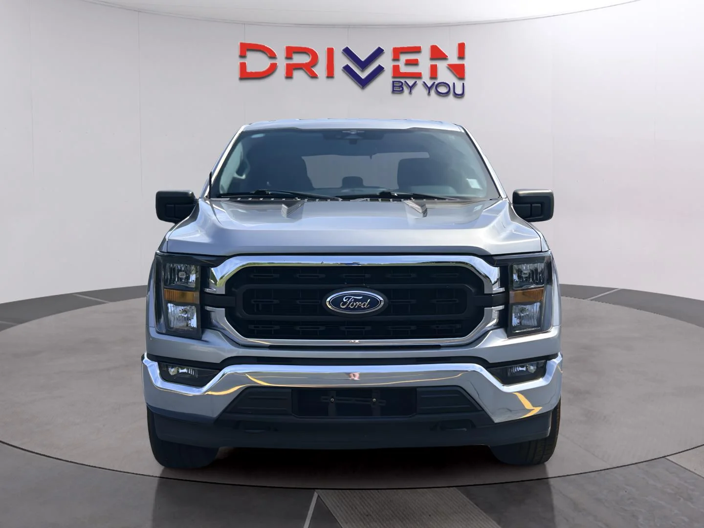 Used 2023 Iconic Silver Ford XLT image 8