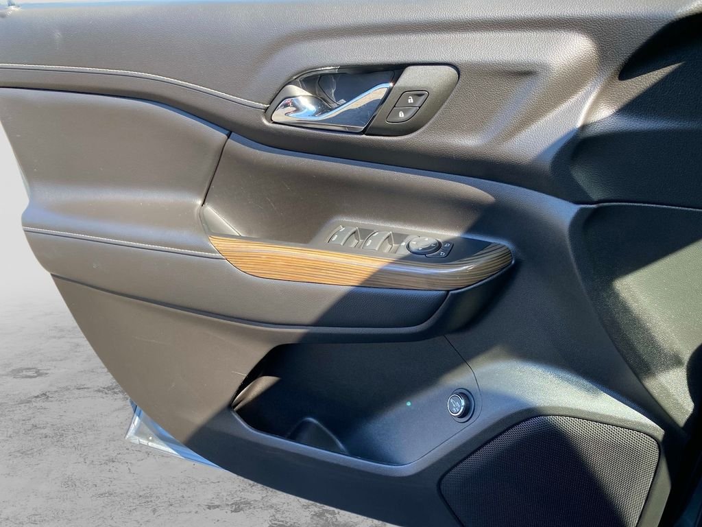 Used 2023 Silver GMC SLE image 23