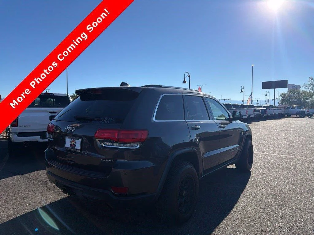 Used 2014 Brilliant Black Crystal Pearlcoat Jeep Laredo image 2