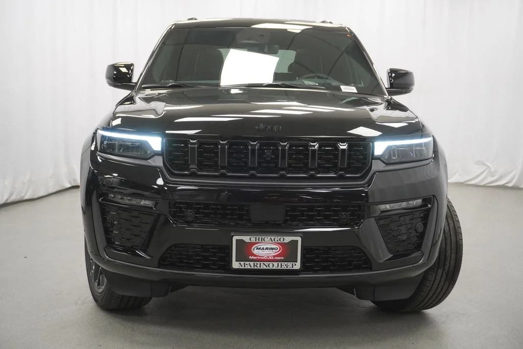 New 2026 Diamond Black Crystal Pearl-Coat Exterior Paint Jeep Summit image 7