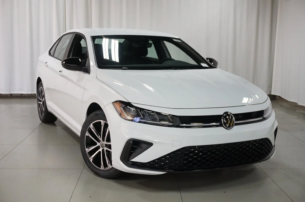 New 2026 White Volkswagen 1.5T Sport image 4