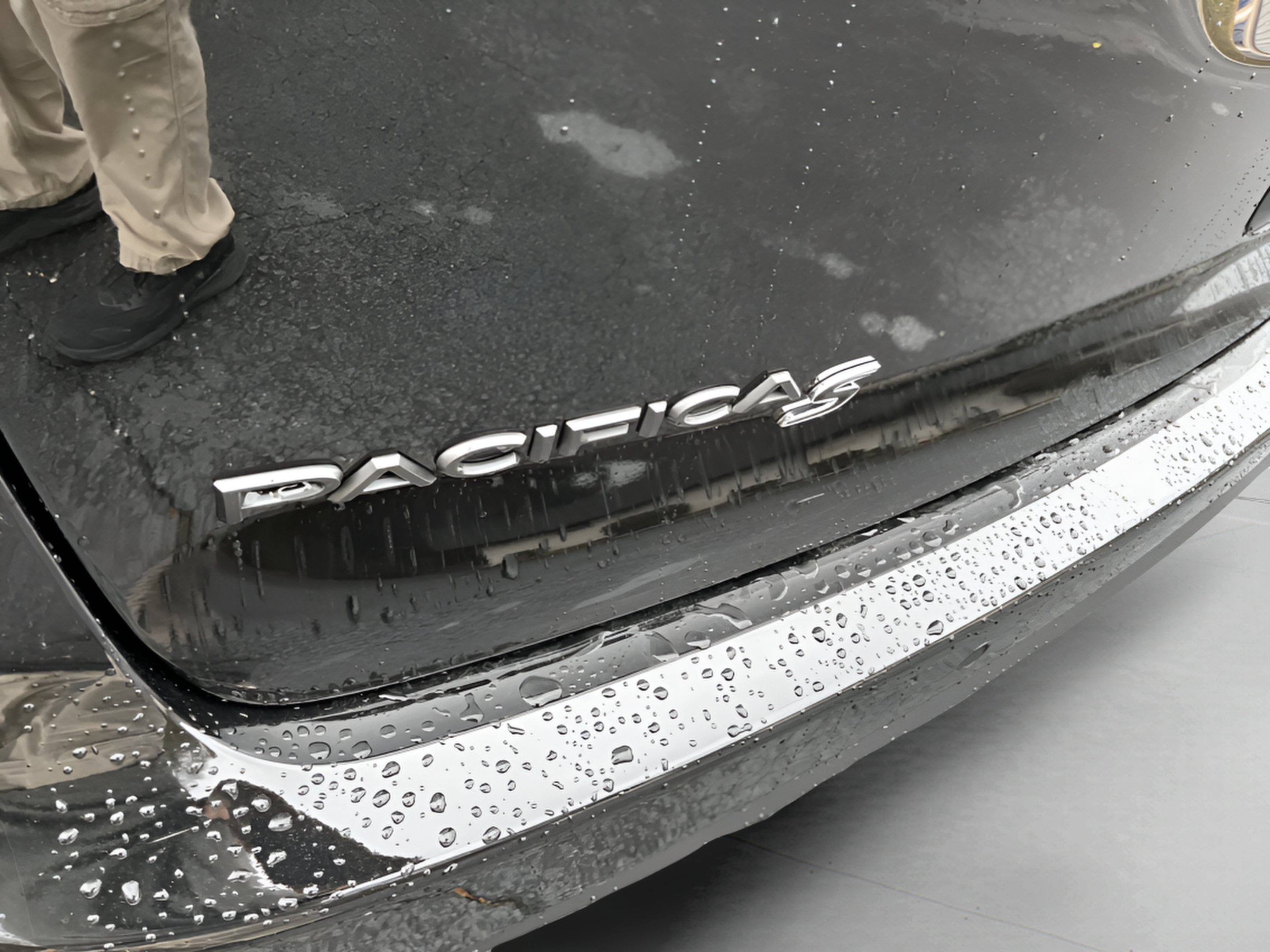 New 2026 Diamond Black Crystal Pearl-Coat Exterior Paint Chrysler Select image 10