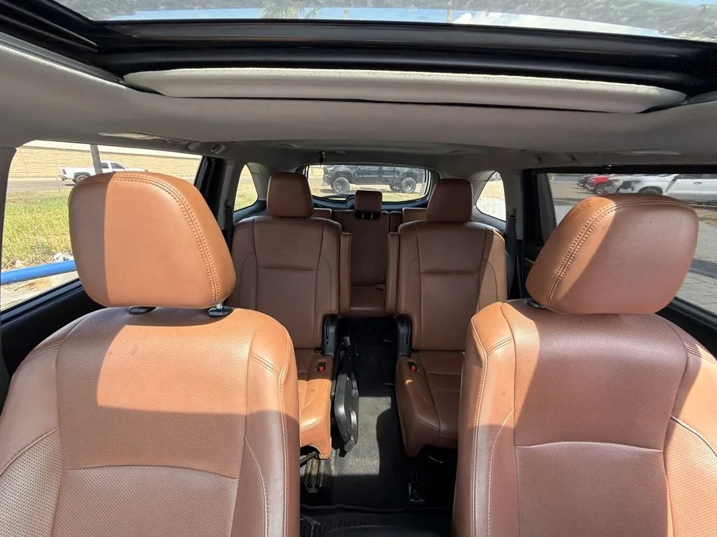 Used 2019  Toyota Limited image 19