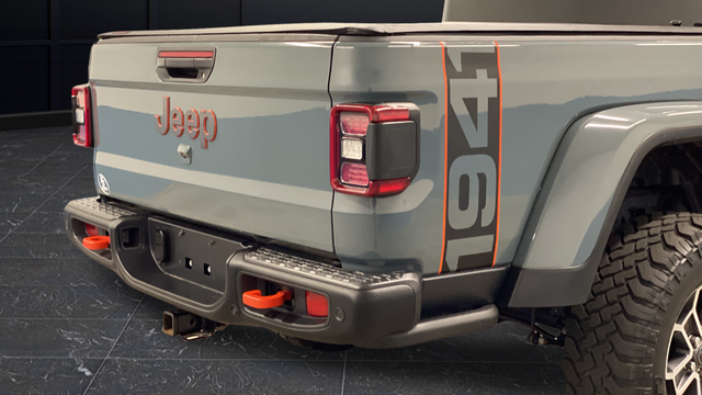 Certified Used 2025 Anvil Clearcoat Jeep Mojave image 40