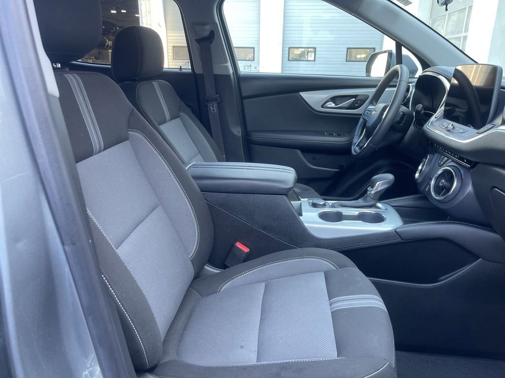 Used 2025 Sterling Gray Metallic Chevrolet 2LT image 7