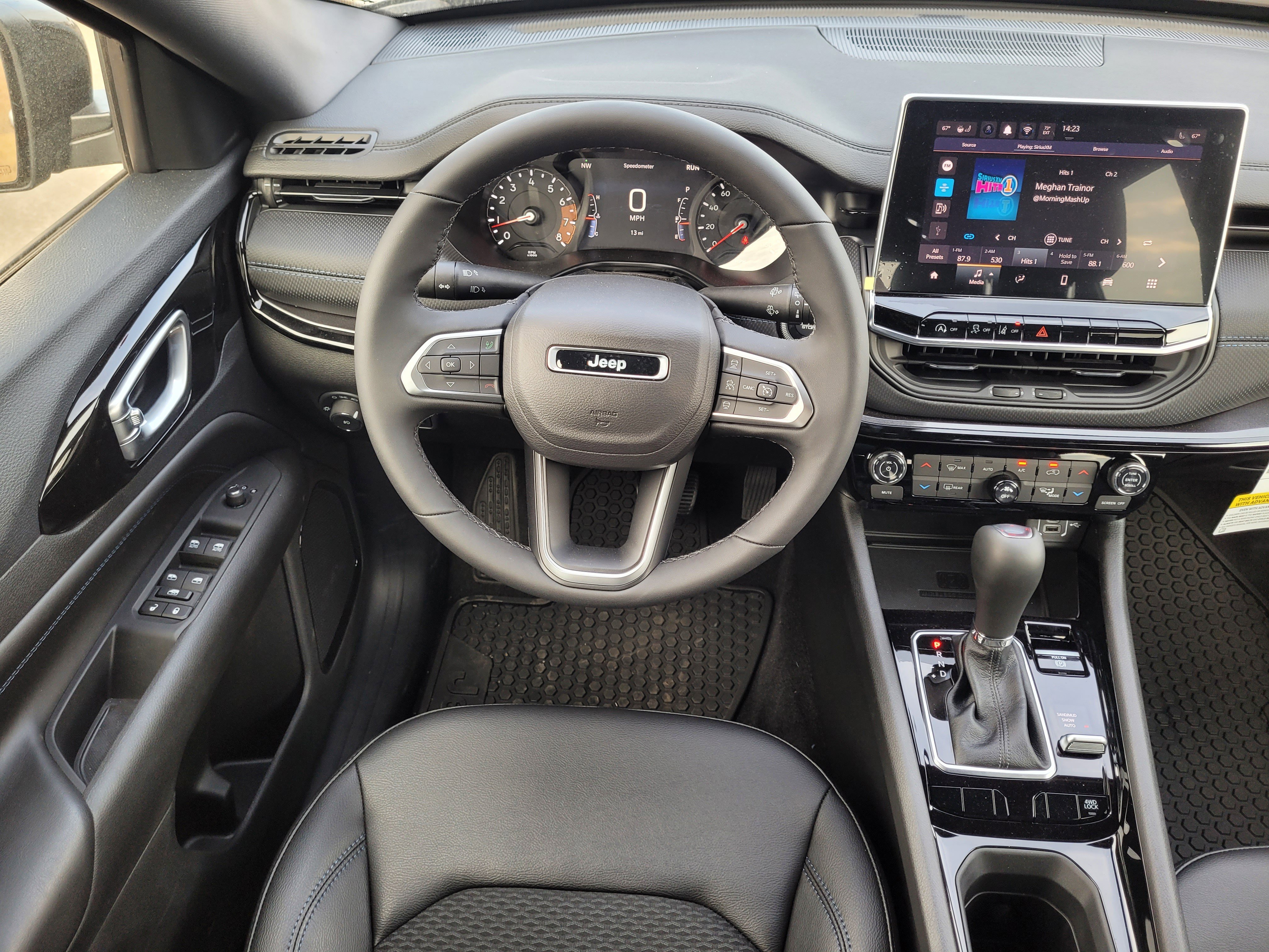 New 2026 Diamond Black Crystal Pearlcoat Jeep Latitude image 12