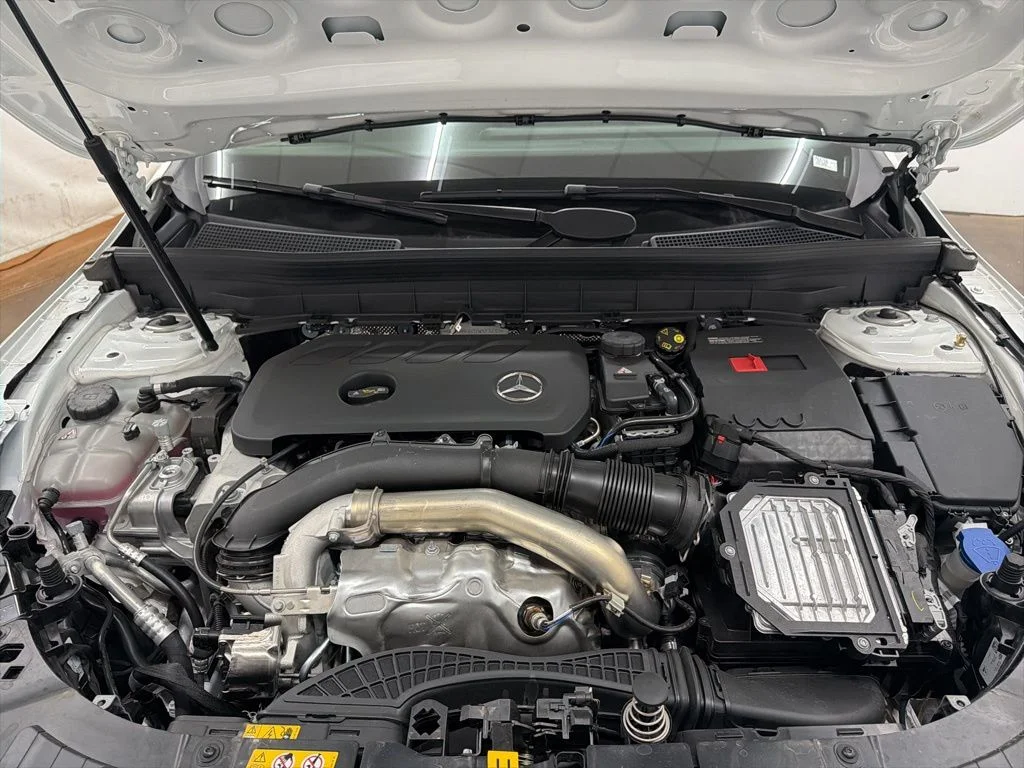 Used 2026 White Mercedes-Benz GLB 250 image 30