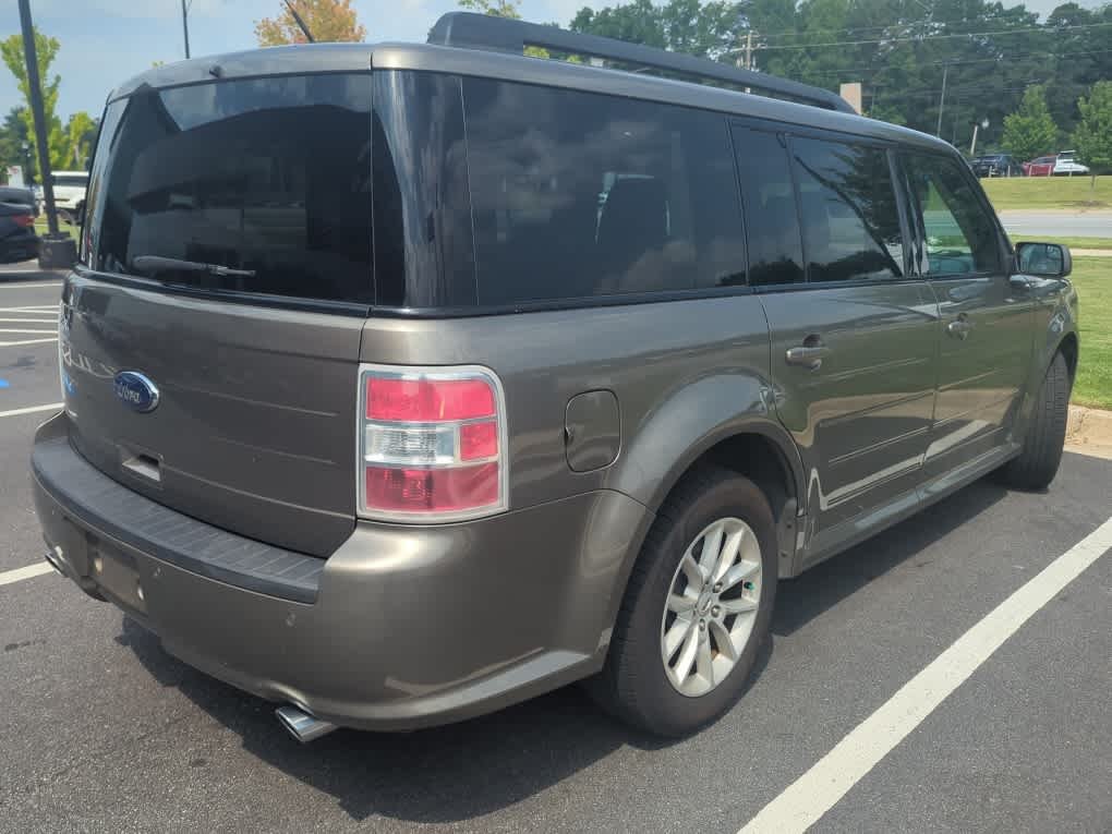 Used 2014 Mineral Grey Metallic Ford SE image 3