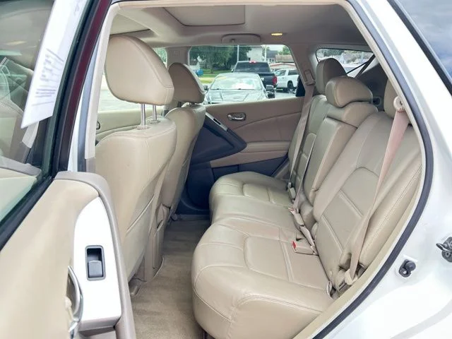Used 2012 White Nissan SL image 18