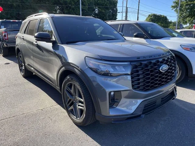 2026 Ford Explorer ST 4WD's photo