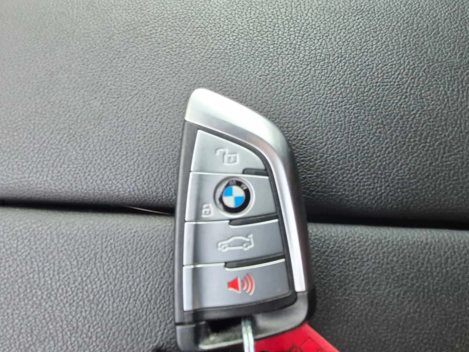 Used 2022 Alpine White BMW sDrive40i image 37