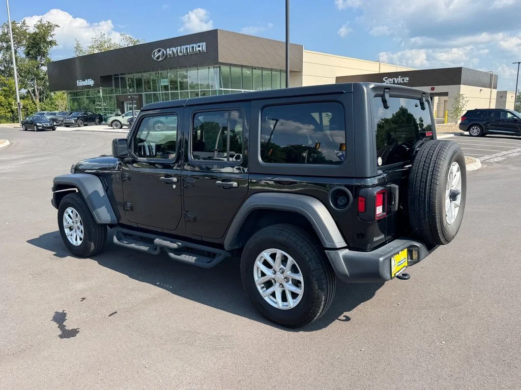 Used 2023 Black Jeep Sport S image 5