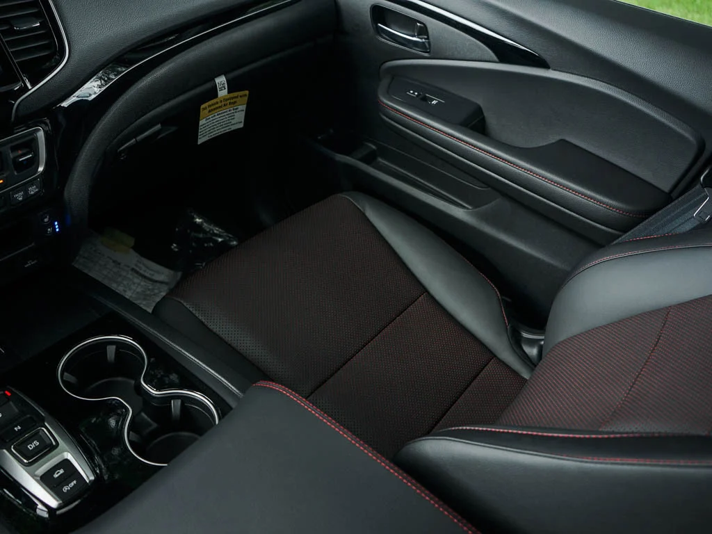 New 2026 Sonic Gray Pearl Honda Black Edition image 24