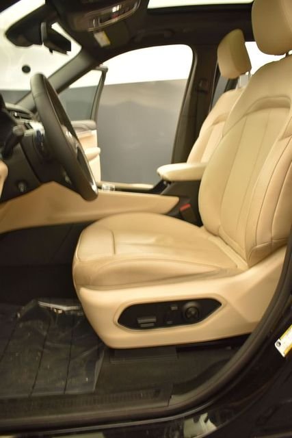 Used 2024 Black Jeep Limited image 9