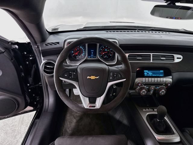 Used 2015 BLACK Chevrolet Z/28 image 20