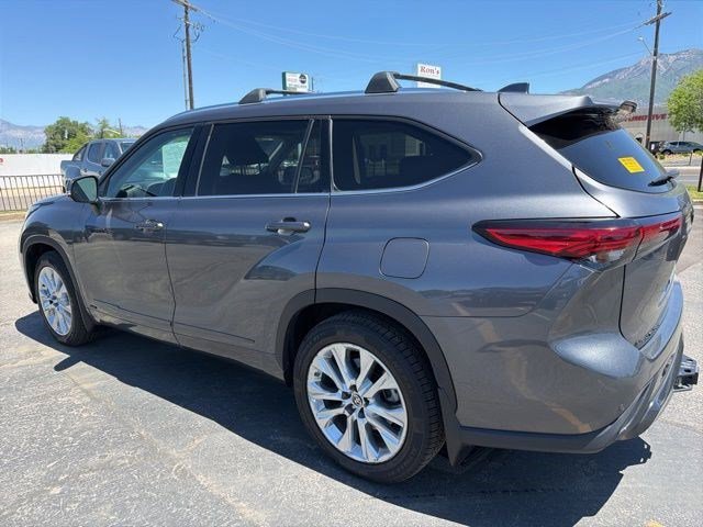 Used 2021 Gray Toyota Hybrid Limited image 10