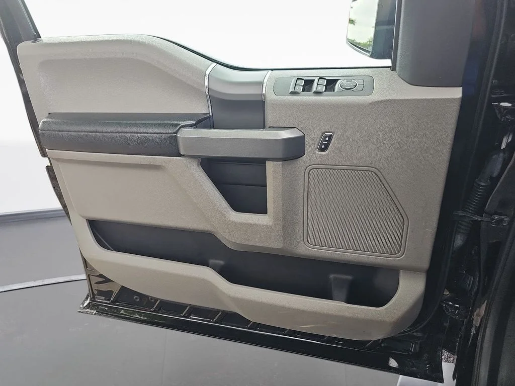 Used 2018 Black Ford XLT image 23