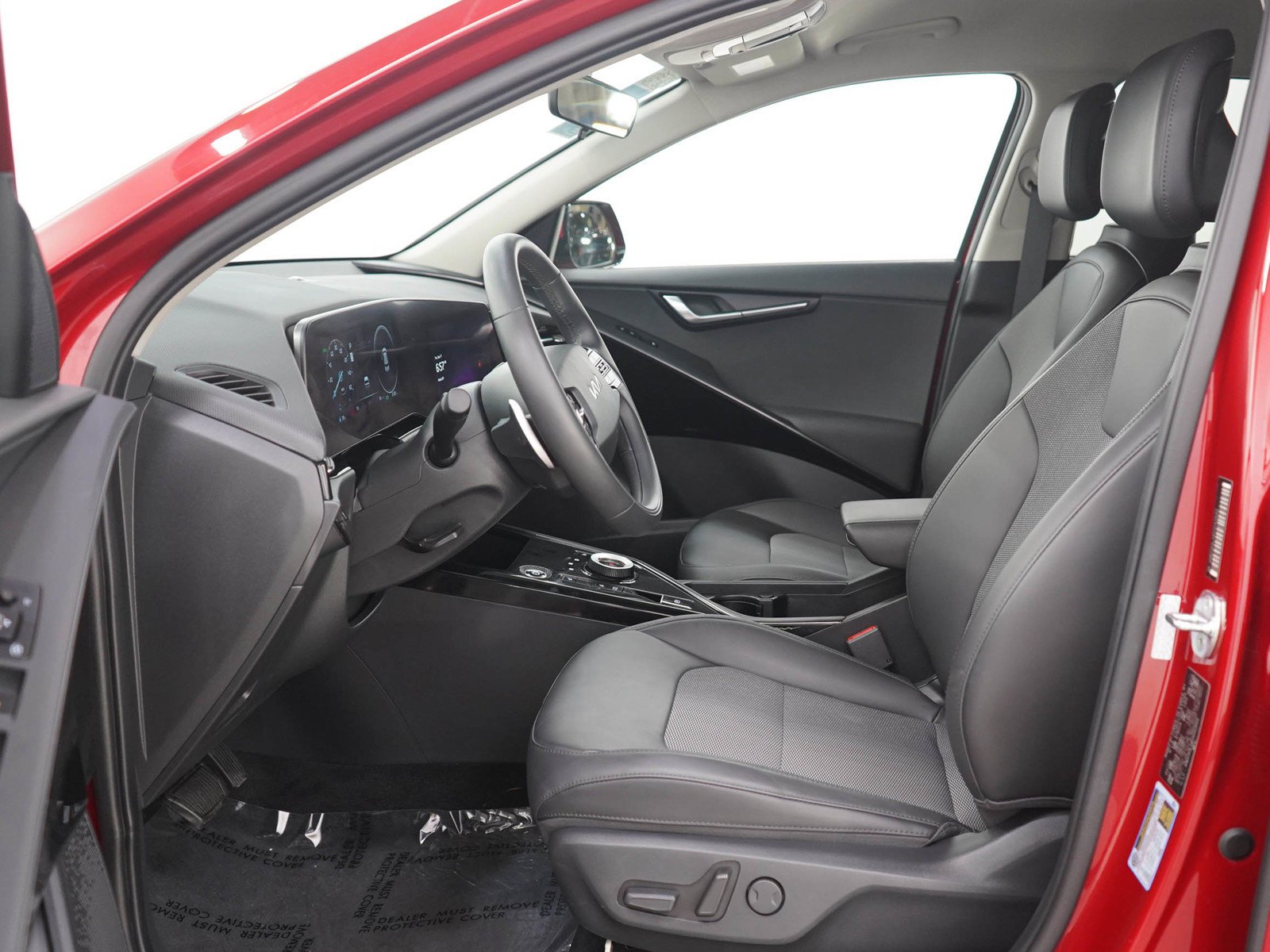 Used 2023 Runway Red Kia Wind image 24