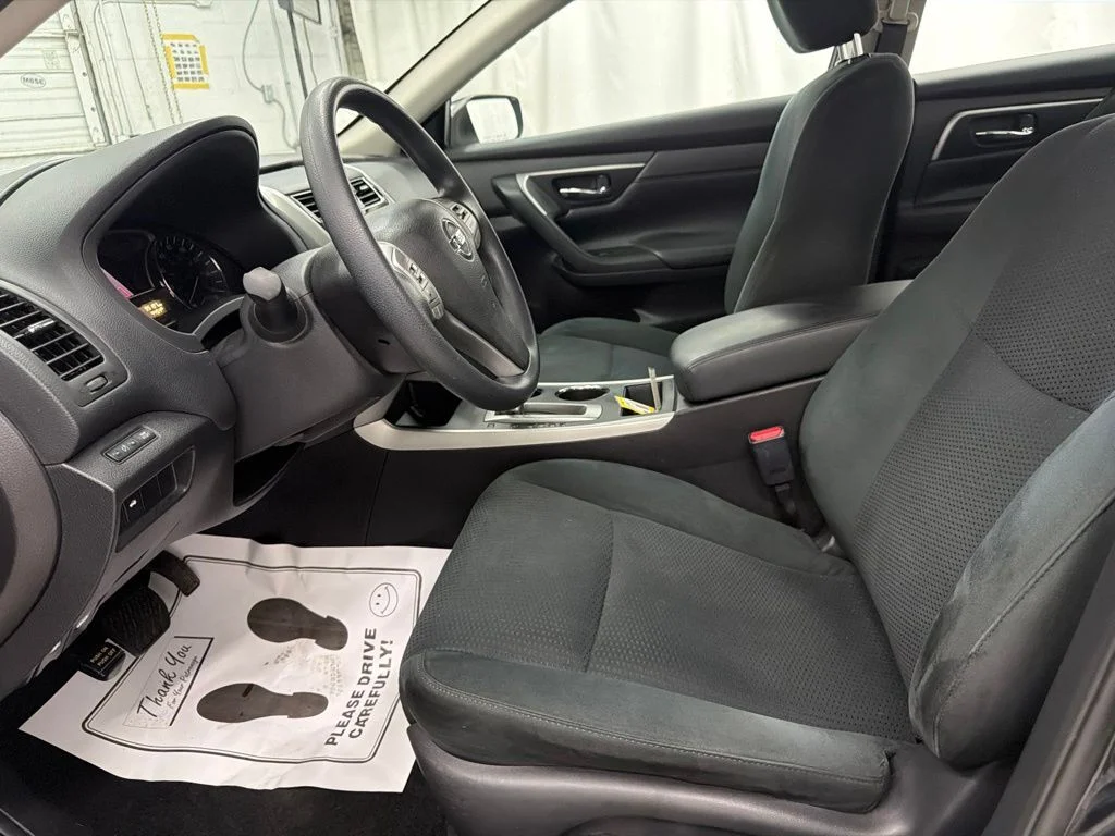 Used 2015 Blue Nissan 2.5 S image 13
