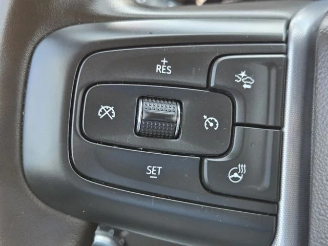 Used 2024 White GMC SLT image 19