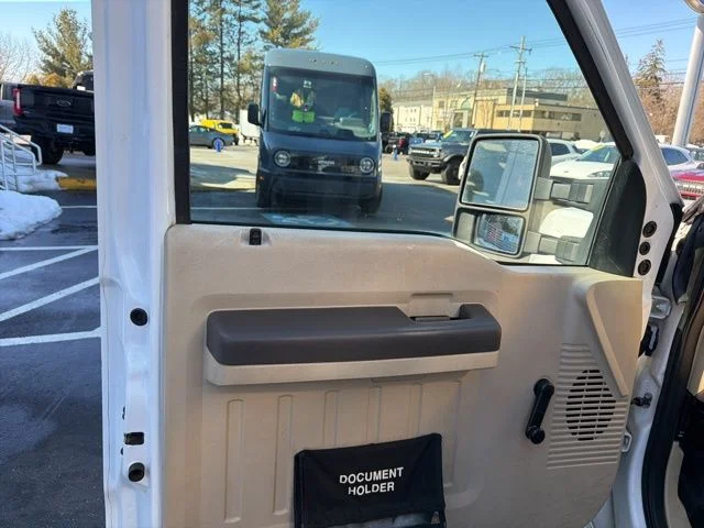 Used 2008 White Ford  image 16