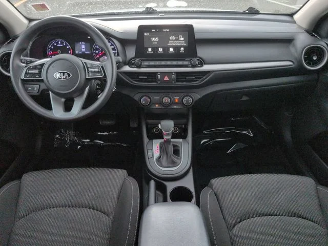 Used 2021 White Kia LXS image 14