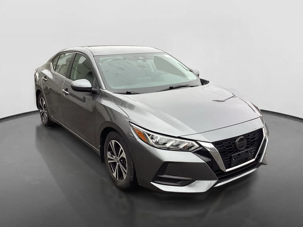Used 2022 Gray Nissan SV image 3