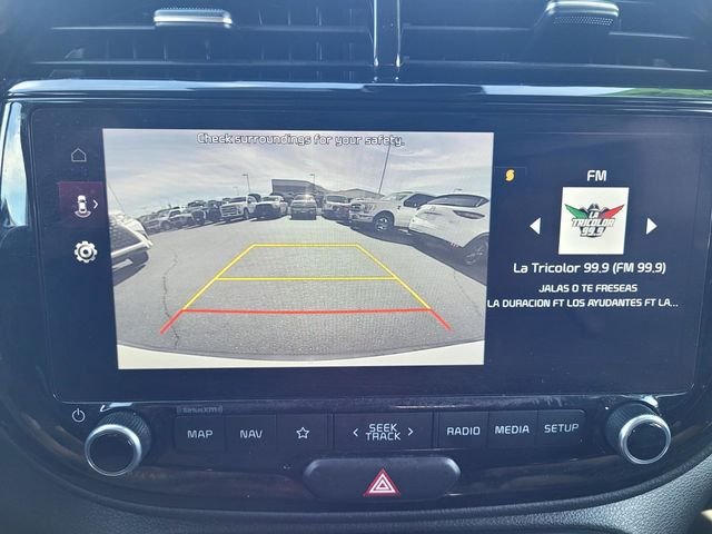 Used 2023 White Kia S image 17
