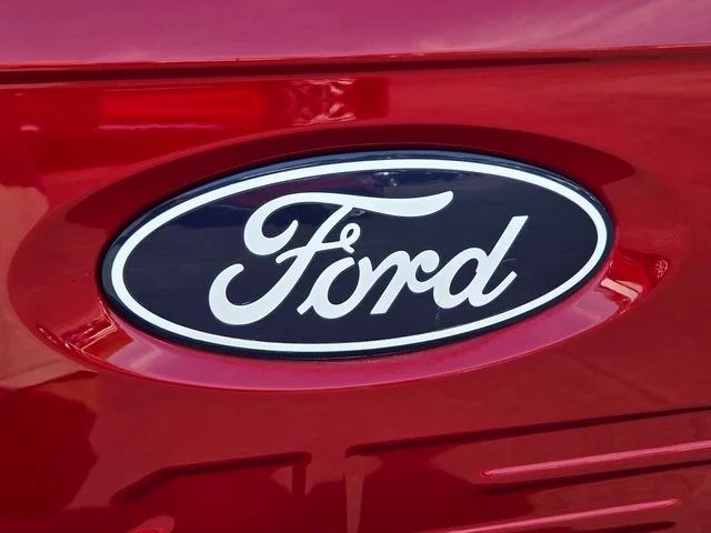 Used 2025 Red Ford XLT image 18