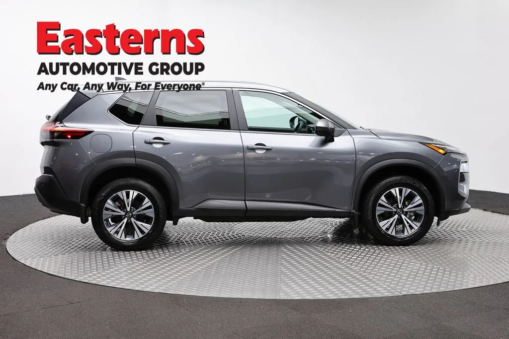 Used 2023 Gray Nissan SV image 4