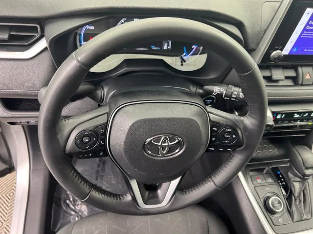 Used 2023 Silver Toyota XLE image 21