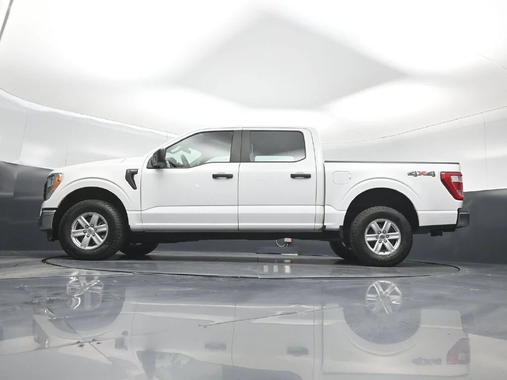 Used 2021 White Ford XL image 7