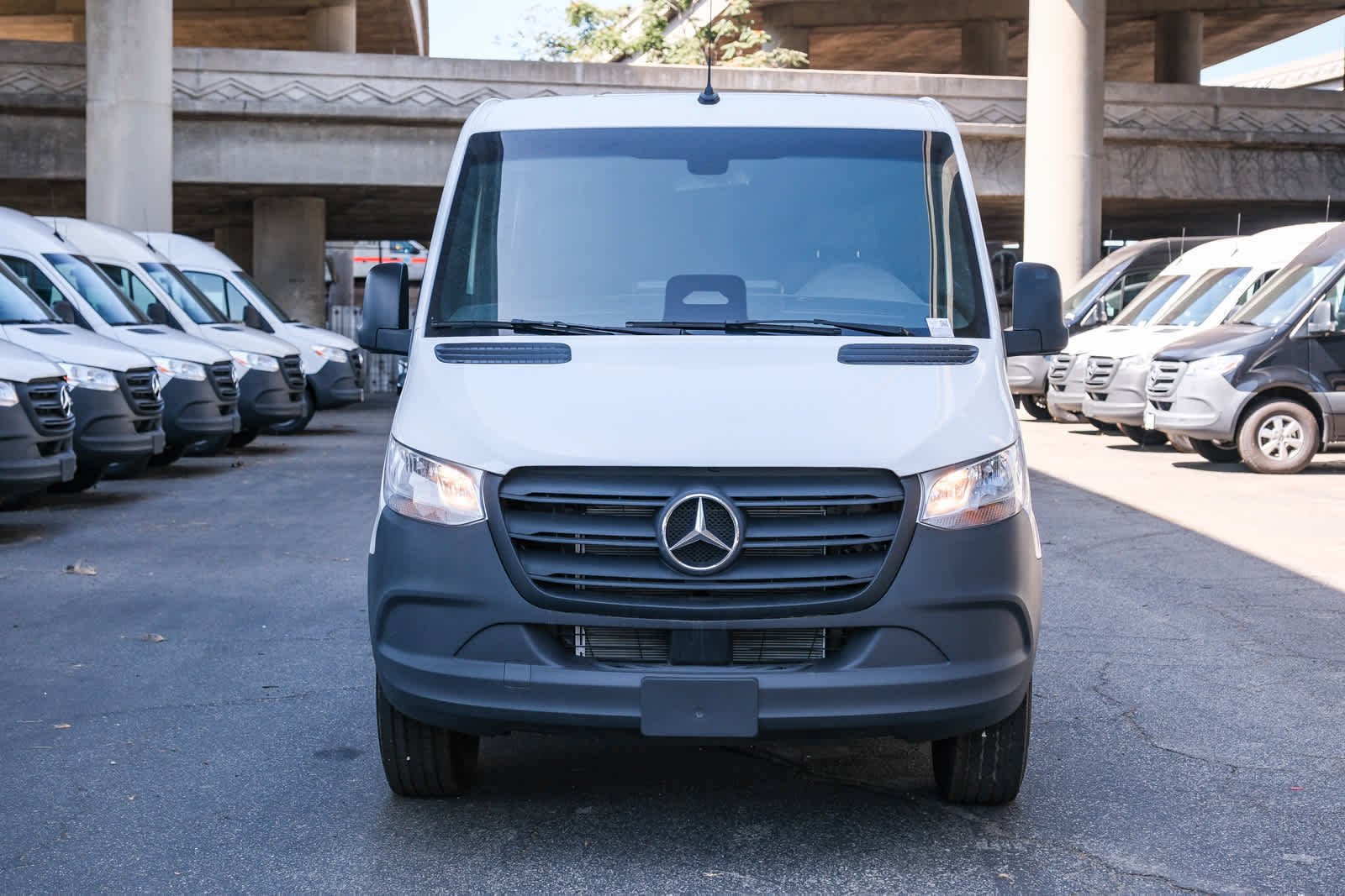 New 2026 Arctic+White Mercedes-Benz Cargo 144 WB  RWD 2.0L 4-Cylinder image 4