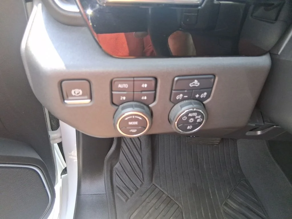 Used 2022 White Chevrolet LT Trail Boss image 12