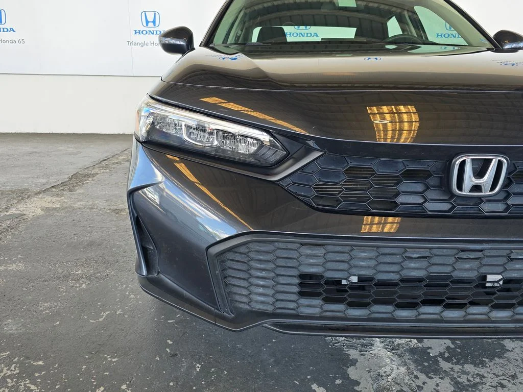 Used 2025  Honda LX image 21