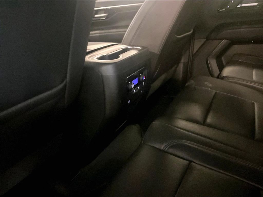 Used 2025 White Chevrolet LT image 28