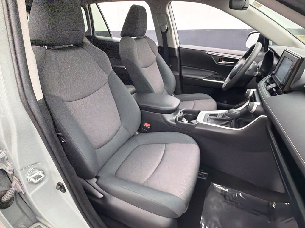 Used 2019  Toyota XLE image 29