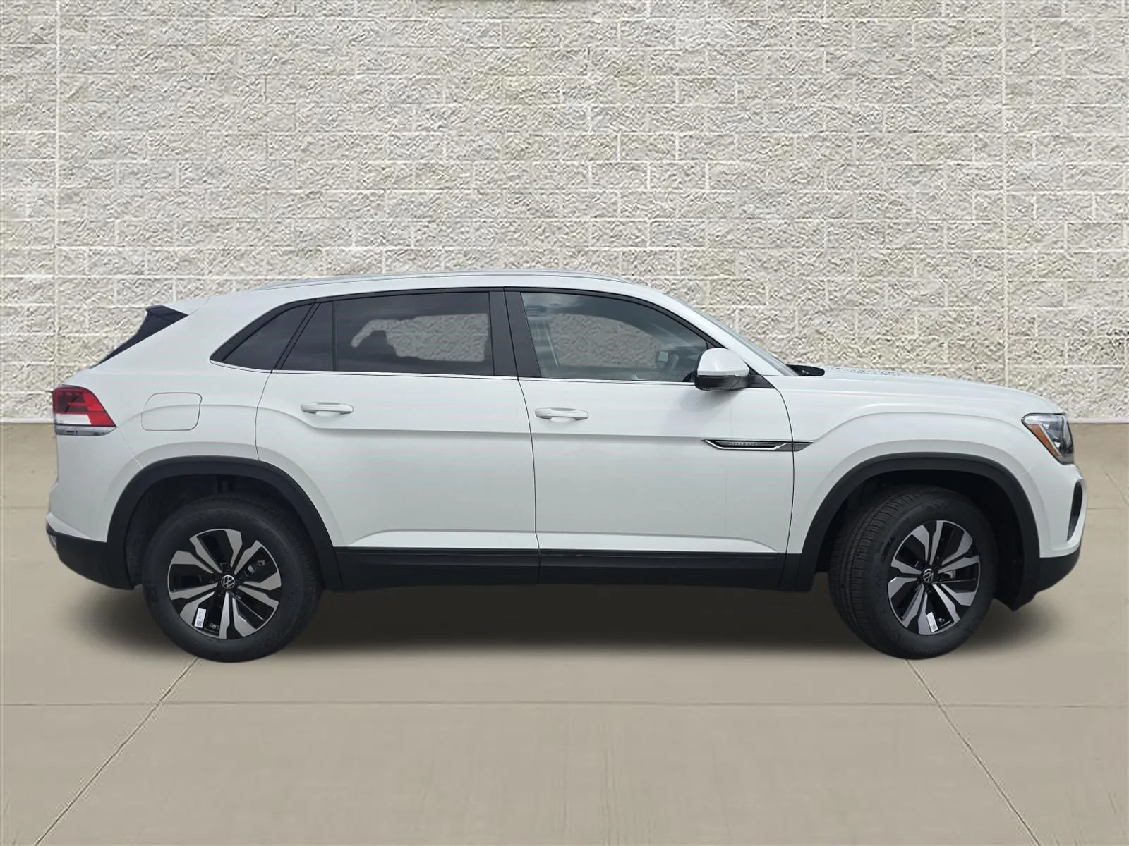 New 2026 Opal White Pearl Volkswagen 2.0T SE image 8