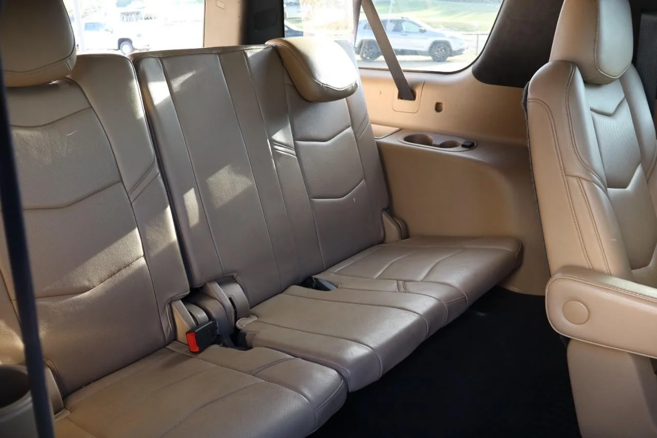 Used 2019 Crystal White Tricoat Cadillac Platinum image 20