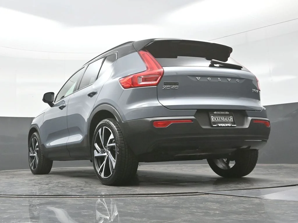 Used 2021 Thunder Gray Metallic Volvo R-Design image 22