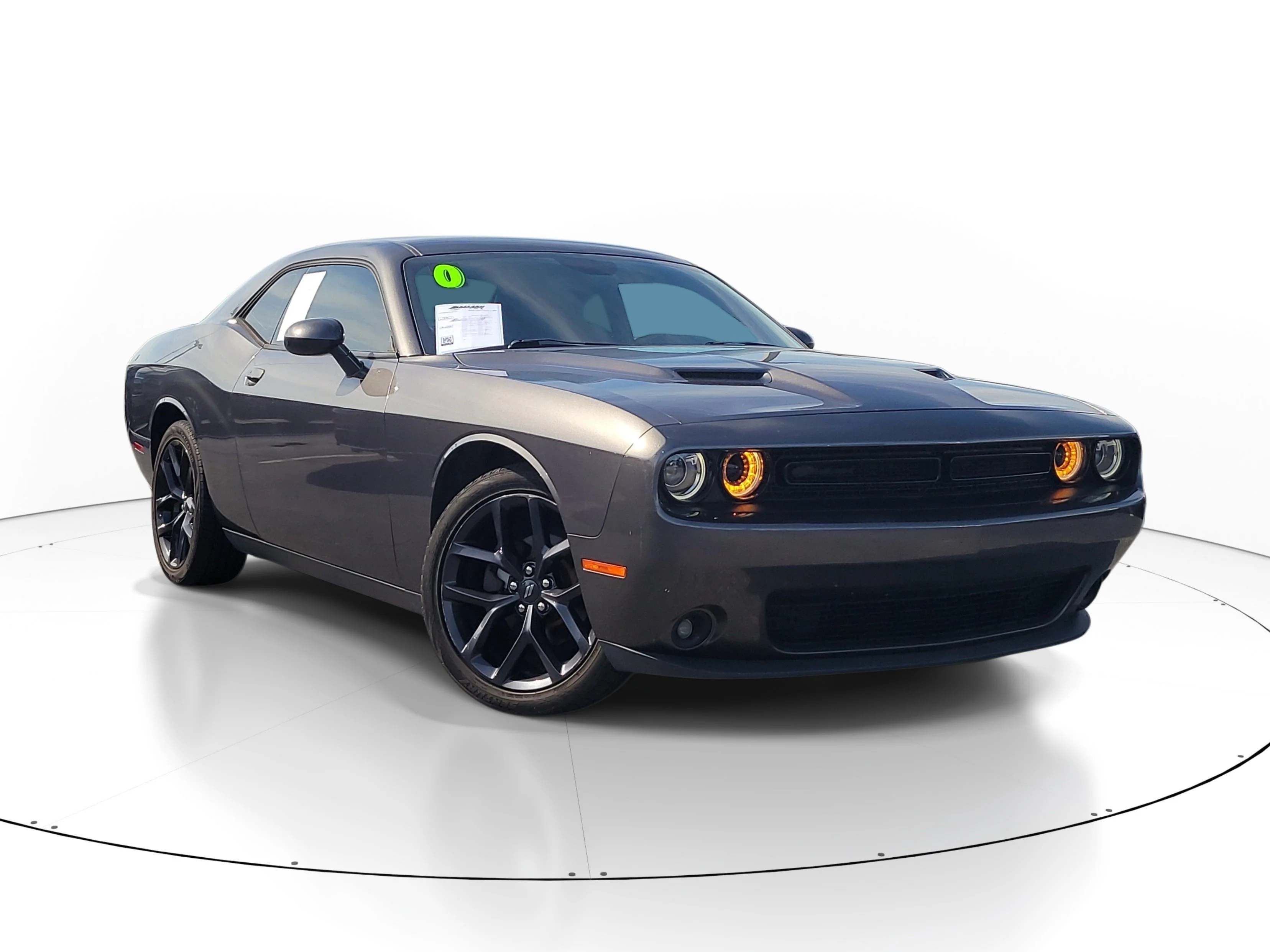 Used 2020 Granite Pearlcoat Dodge SXT image 1