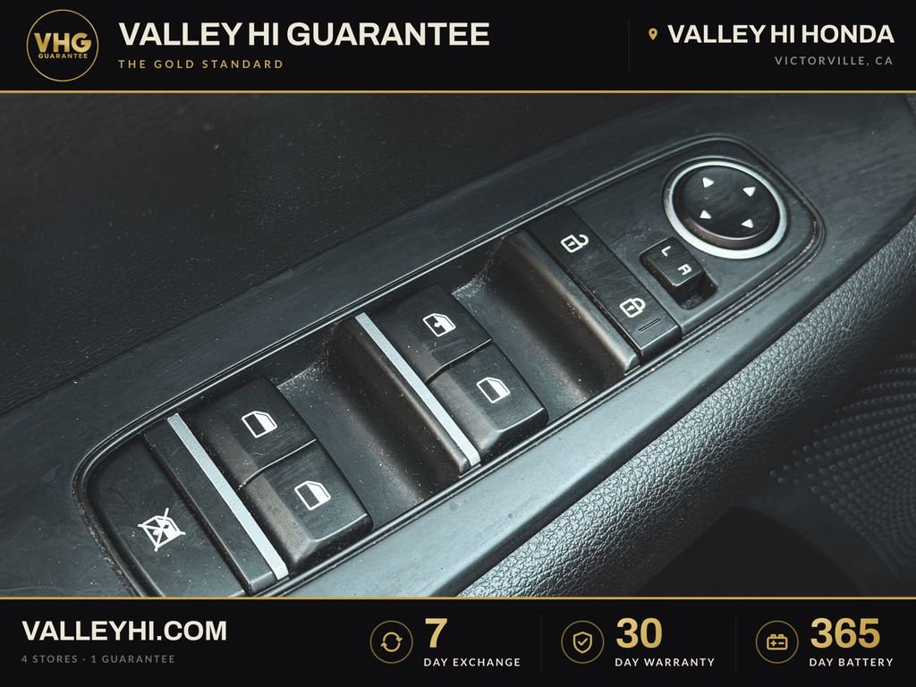 Used 2023 Red Kia LXS image 29