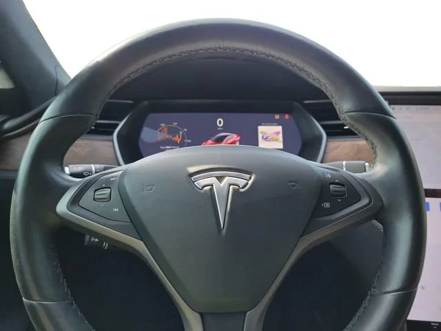 Used 2021 Red Tesla Long Range Plus image 11