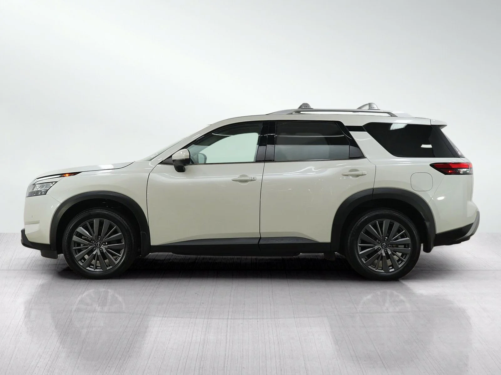 Used 2024 Nissan Pathfinder SL with VIN 5N1DR3CD0RC208412 for sale in Minneapolis, Minnesota