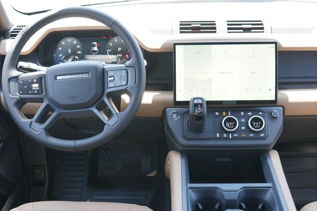 New 2026 Black Land Rover X-Dynamic SE image 26