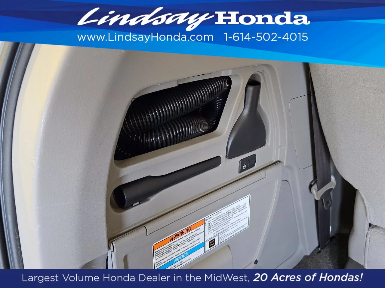 Used 2017 Lunar Silver Metallic Honda SE image 21