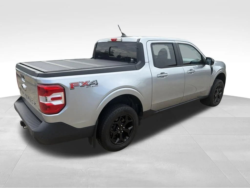Used 2024 Silver Ford Lariat image 4