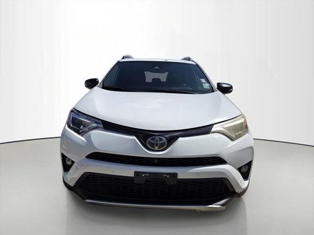 Used 2016 Super White Toyota SE image 8