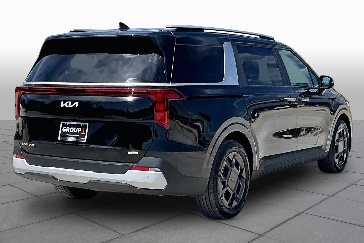 Used 2026 Aurora Black Pearl Kia EX image 12